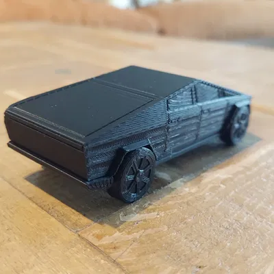 Tesla CyberTruck in 1 khối, bánh xe quay