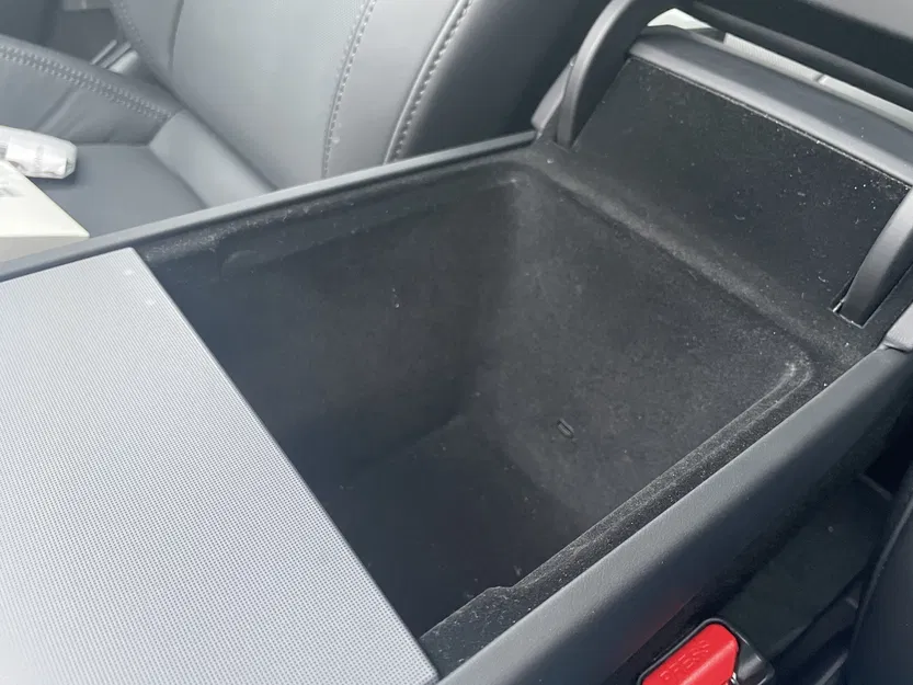 Hộp Tổ Chức Console Trung Tâm Cho Tesla Model 3 Highland 2024 - Image 13