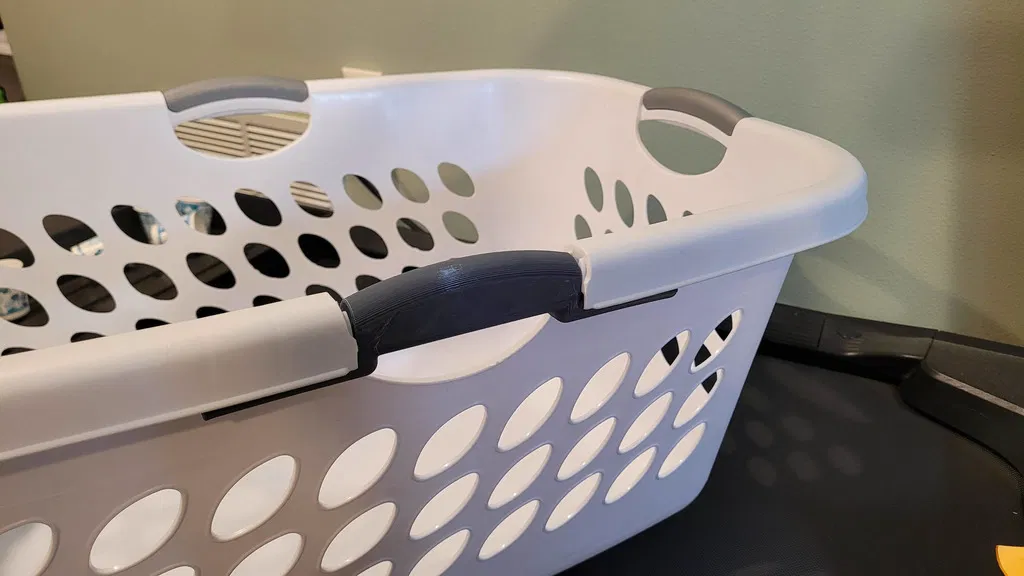 Tay cầm Giỏ Đồ Giặt Sterilite - Image 3