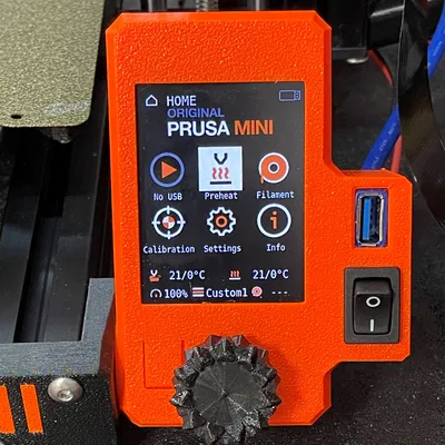 Vỏ LCD Mini+ có công tắc nguồn và cổng USB cùng nắp che lỗ