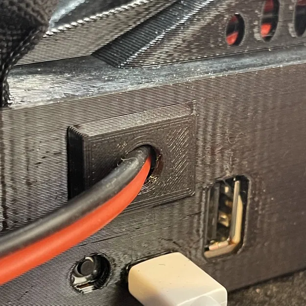 Vỏ LCD Mini+ có công tắc nguồn và cổng USB cùng nắp che lỗ - Image 3