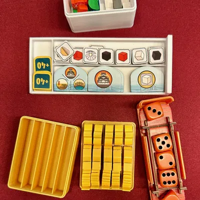 Hộp chèn The White Castle phiên bản 3 (hỗ trợ bọc bài, lưới meeple tích hợp)