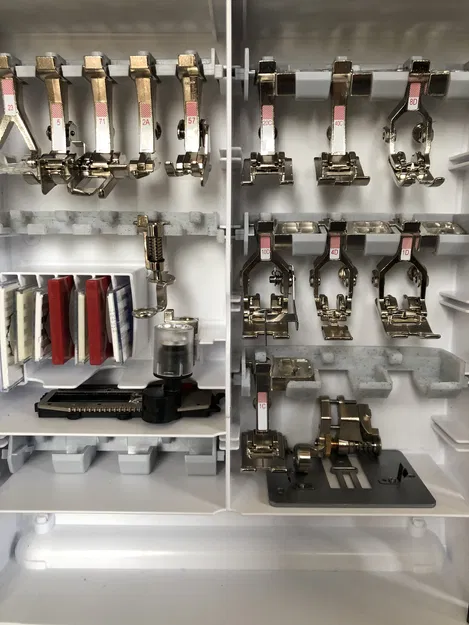 Chân Hộp Phụ kiện BERNINA - Image 1