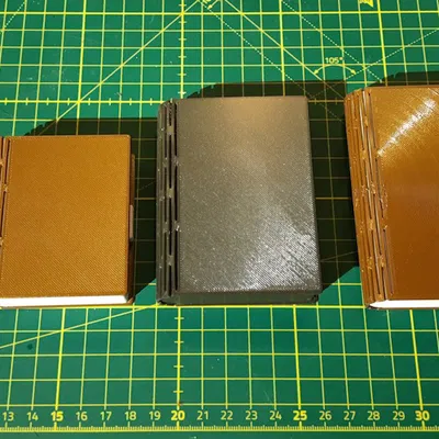 Hộp sách với bản lề sống