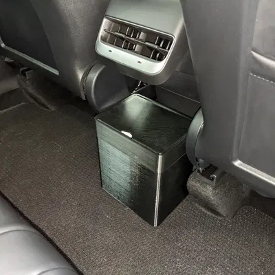 Thùng rác cho Tesla Model Y
