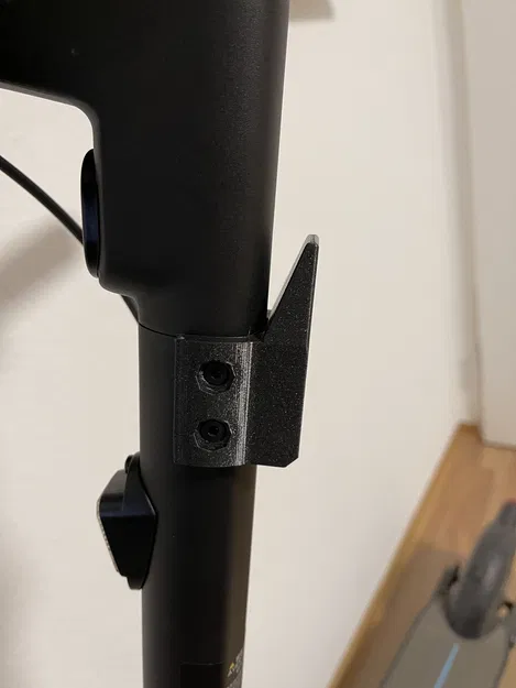 Móc AirTag cho Ninebot G30 - Image 3