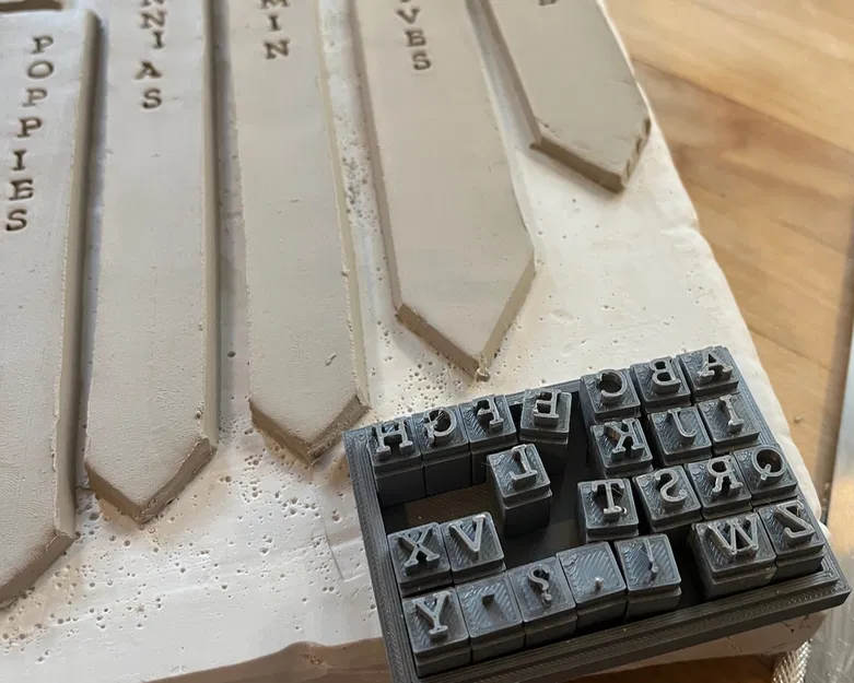 Bộ Chữ Cái Dập Khuôn Cho Đất Sét - Image 1