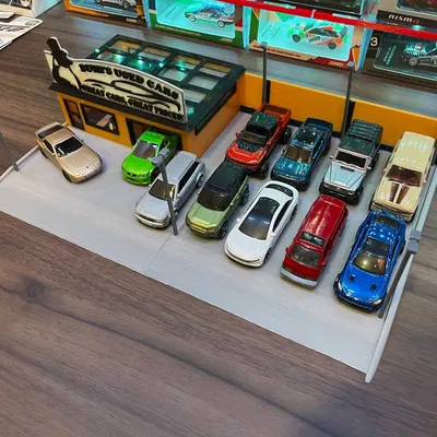 Mô hình trưng bày cửa hàng xe cũ tỉ lệ 1/64