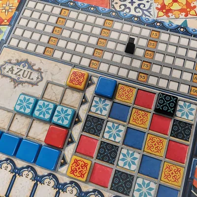 Khay đặt ô và chốt ghi điểm Azul