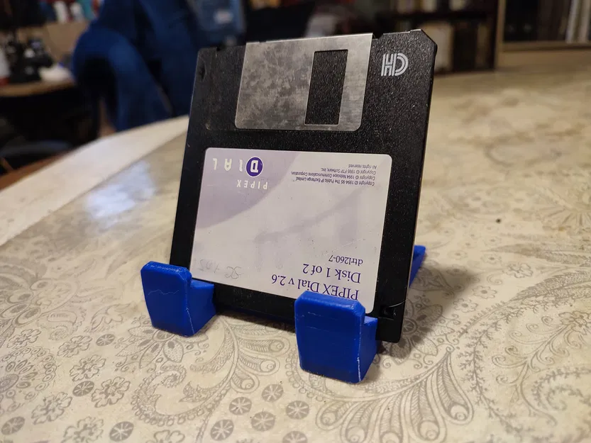 Đế Điện Thoại Từ Đĩa Mềm - Image 1