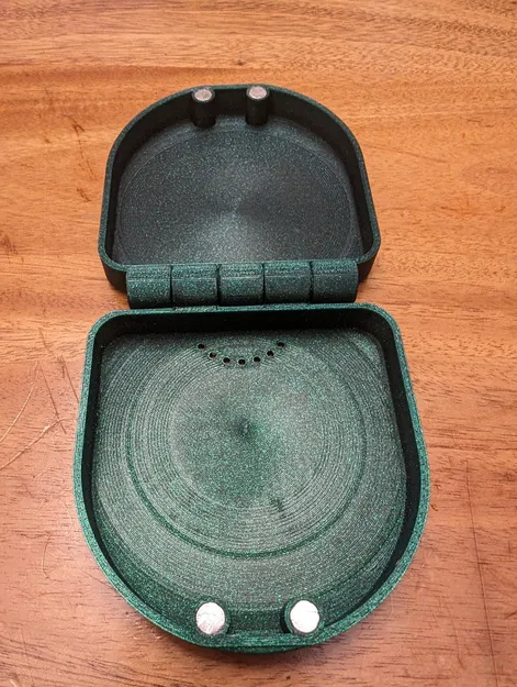 Hộp Giữ Răng Có Bản Lề Và Khóa Nam Châm - Image 1