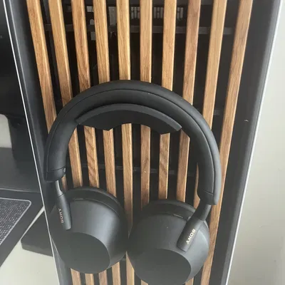 Giá Treo Tai Nghe Sony XM5 Cho Thùng Fractal North