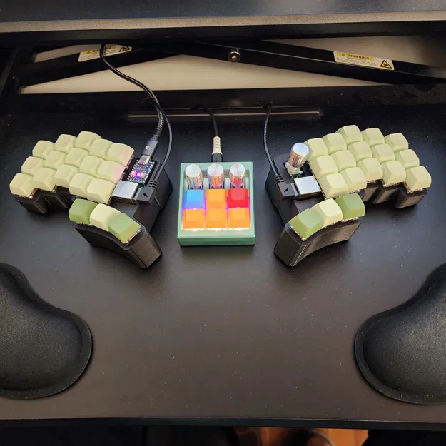 Hai mẫu vỏ cho Bàn phím công thái học chia đôi CheapinoV2 (bởi tompi) - Image 1