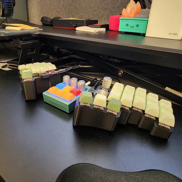 Hai mẫu vỏ cho Bàn phím công thái học chia đôi CheapinoV2 (bởi tompi) - Image 3