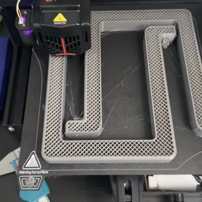 Giá đỡ UPS dưới gầm bàn