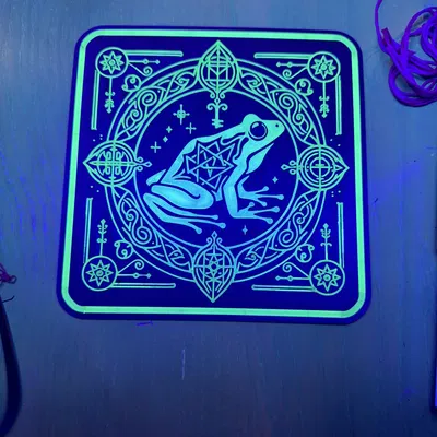 Mô Hình Ếch Hecate Phát Quang