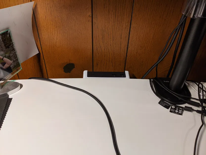 Đặt để cho Microsoft Surface Dock - Image 4