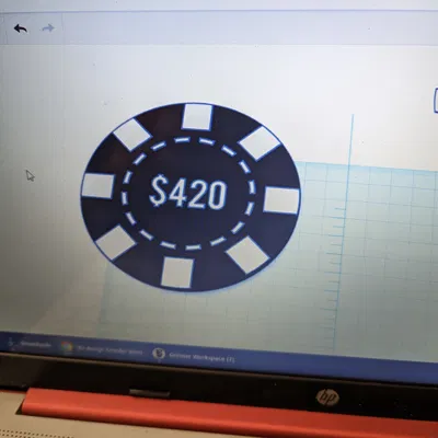 Mô Hình Máy Xay Thảo Mộc Lớn Hình Chip Poker