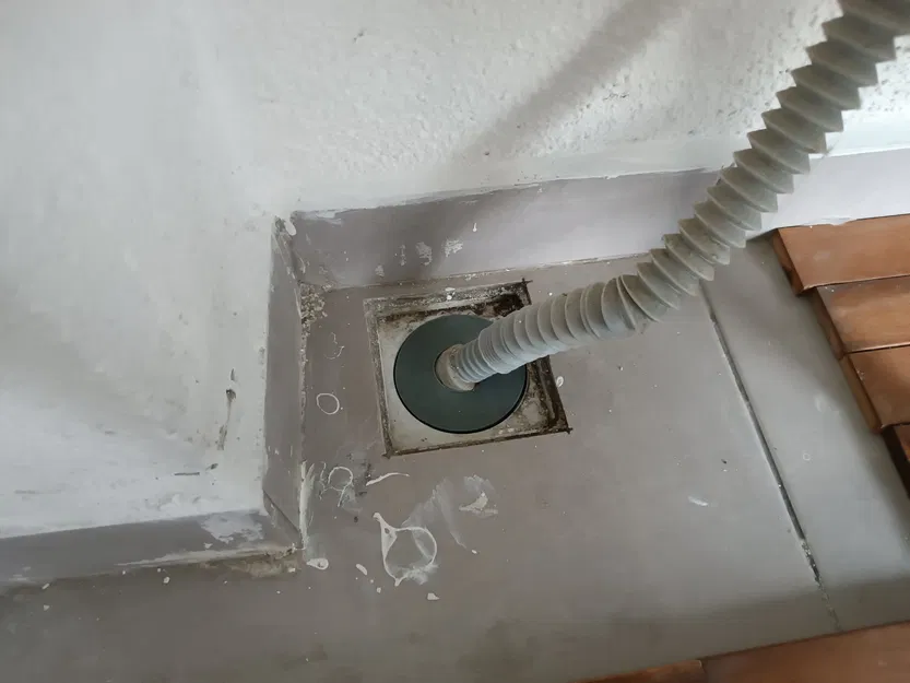 Nắp Cống Ban Công - Image 1