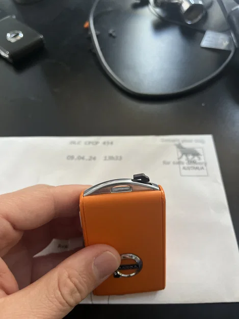 Nắp Trượt Chìa Khóa Volvo 31652387 - Image 1