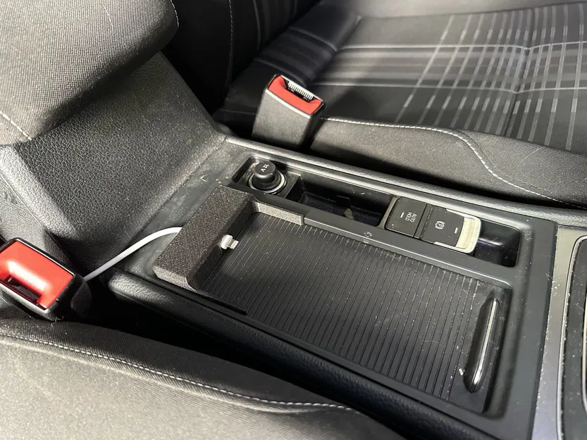 Đế iPhone 14 Pro (có ốp Quad Lock) cho VW Golf 7 - Image 2