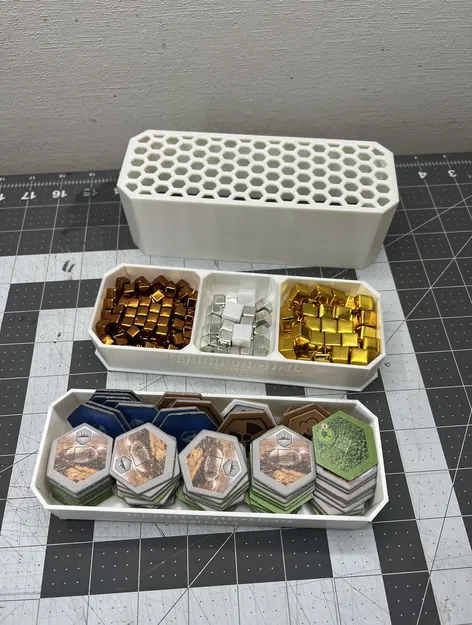 Hộp đựng đồ Terraforming Mars kèm bảng người chơi - Image 1