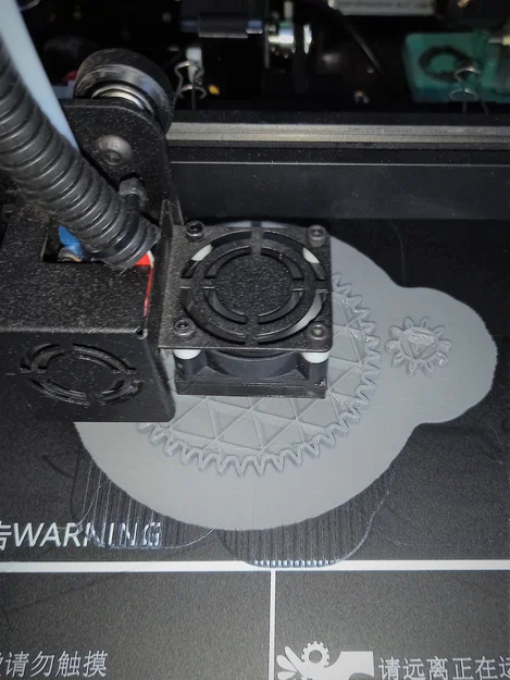 Tuabin gió Darrieus làm từ Bút chì và Bộ phận in 3D - Image 4