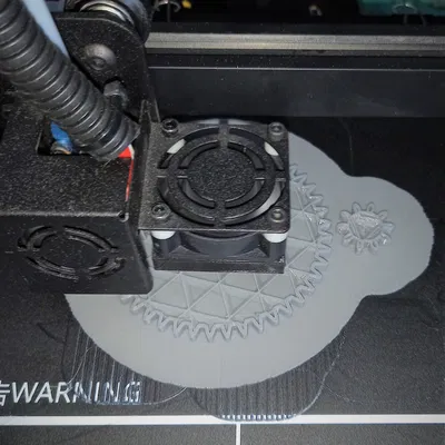 Tuabin gió Darrieus làm từ Bút chì và Bộ phận in 3D