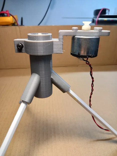 Tuabin gió Darrieus làm từ Bút chì và Bộ phận in 3D - Image 15