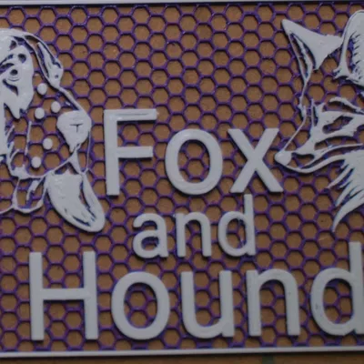 Biển hiệu Cáo và Chó Săn