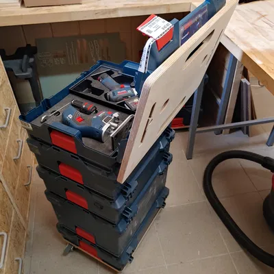 Bàn làm việc nhỏ cho LBOXX