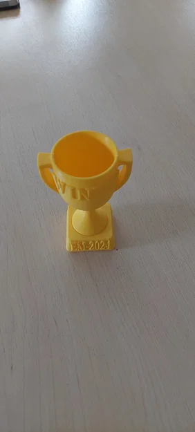 Mẫu Cúp "Pokal" Cho Mùa Giải EM - Image 3