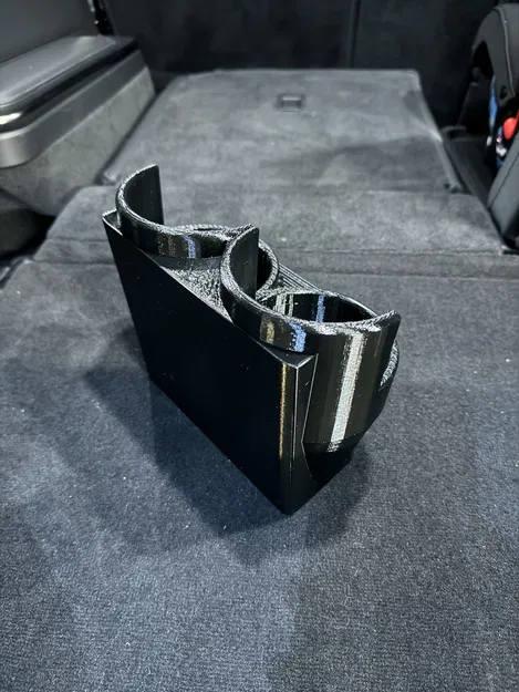 Chai đựng nước cho cửa xe Rivian R1S & R1T - Image 3