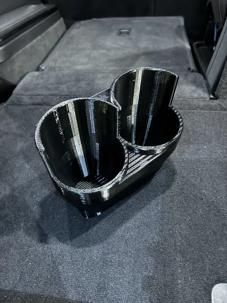 Chai đựng nước cho cửa xe Rivian R1S & R1T - Image 4