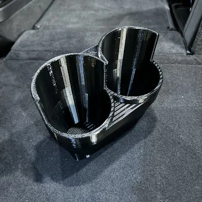 Chai đựng nước cho cửa xe Rivian R1S & R1T