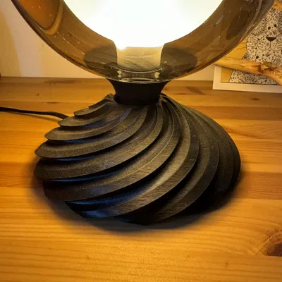 Chân đèn làm từ bóng đèn IKEA