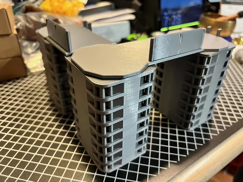 Lan Can Container V - Image 1