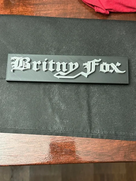 Biểu ngữ ban nhạc Britney Fox thập niên 80 - Image 1