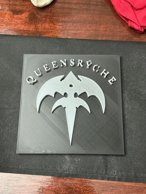 Biển hiệu ban nhạc Queensryche thập niên 80 - Image 1
