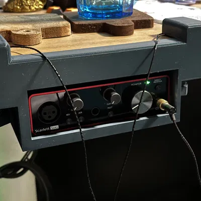 Kẹp giữ bàn cho Focusrite Scarlett Solo Gen 3