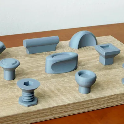 Núm và tay cầm cho cửa và ngăn kéo