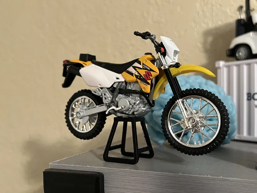 Chân đế xe mô tô đồ chơi - Image 1