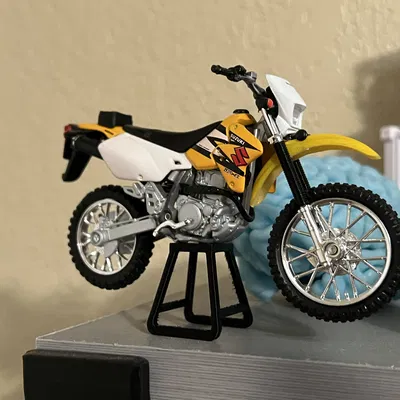 Chân đế xe mô tô đồ chơi