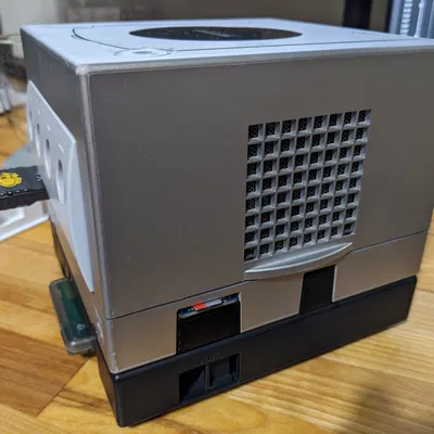 Chỗ gắn thẻ nhớ SD2SP2 cho Gamecube