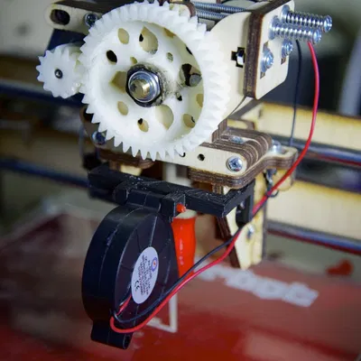Giá đỡ quạt thổi tuabin không chổi than kiểu kẹp cho Printrbot