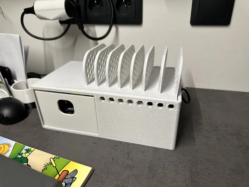 Trạm sạc "Charging station" - Image 1