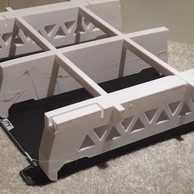 Giá đỡ IKEA Samla trên thùng máy Phanteks P400