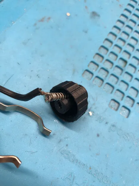 Sửa chân cắm mồi thuốc xe hơi - Image 4