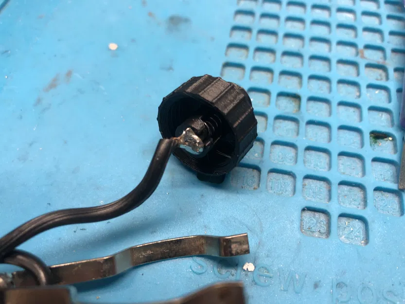 Sửa chân cắm mồi thuốc xe hơi - Image 5