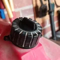 Nắp Vòi Bình Xăng Rubbermaid - Thumbnail 2